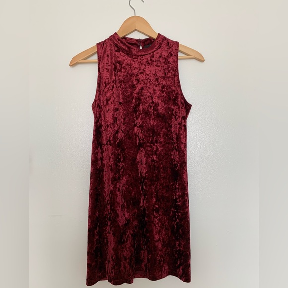 Forever21 Burgundy Crushed Velvet High Neck Fitted Dress Size Small - Picture 1 of 5